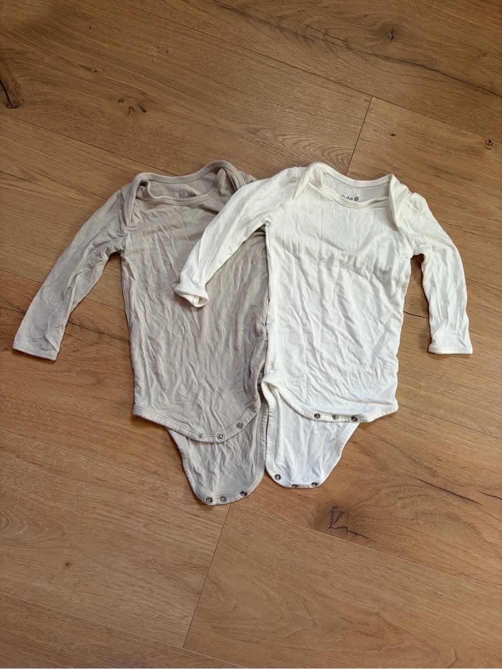 Set of 2 Kyte baby body suits